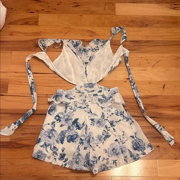 DO+BE White & Blue Floral Romper - Picture 2 of 2